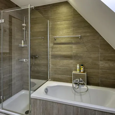 Ad1716 Aparthotel 4*